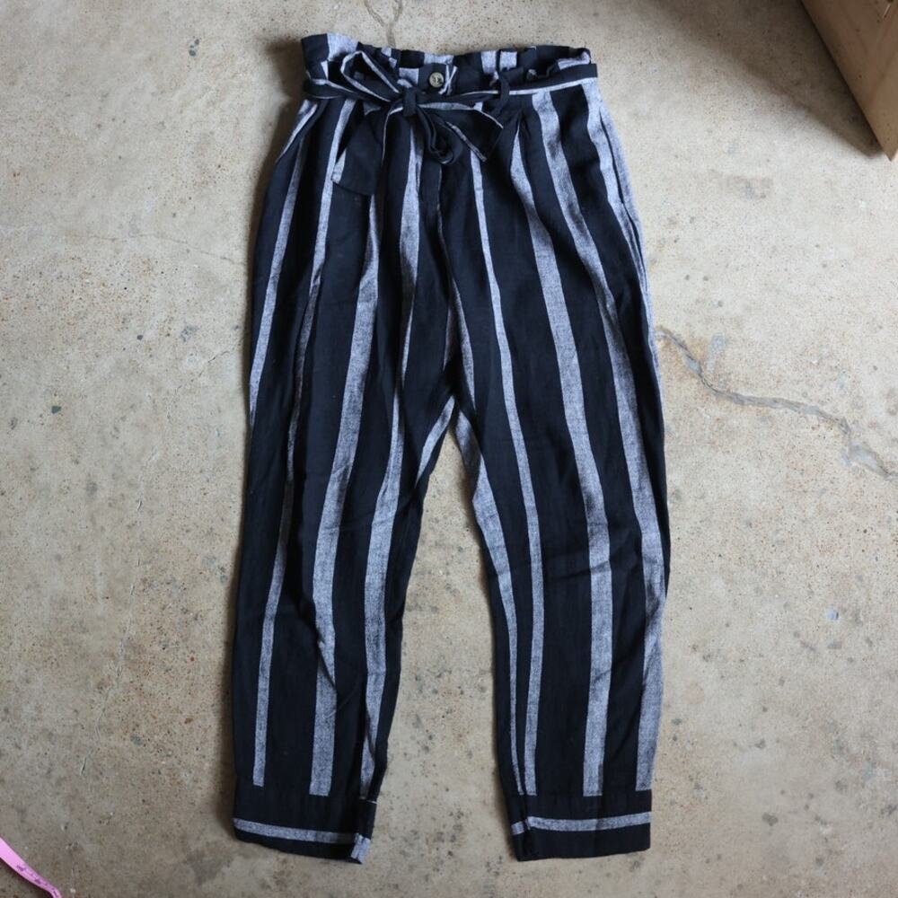 Paperbag pants gray and black stripe womens size 2 who what wear belted trousers